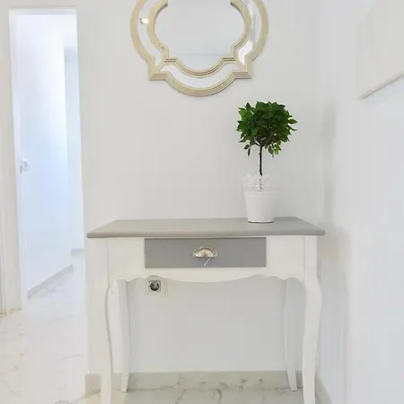 Casares Del Mar B1 Apartment *